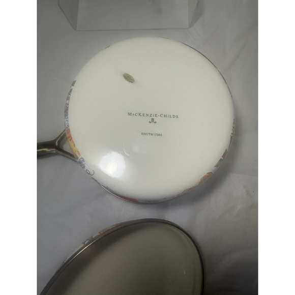 MacKenzie Childs White Flower Market 2.5 Quart Saucepan - Picture 9 of 15